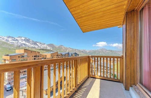 Val-Thorens Apartment | Spacious 3BR Duplex Heart of Valthorens with parking and mountain views
