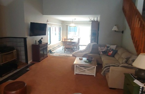 Campton House | Spacious 4-bedroom house in peaceful Campton with wifi, fireplace on a ski mtn.