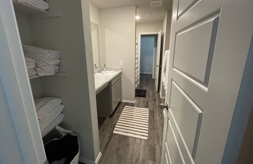 Stillwater House | Spacious 4 bedroom OSU family home minutes from campus.
