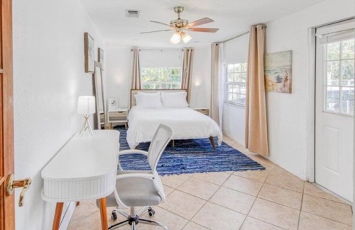 Wilton Manors House | Spacious 4bd House On The River Wilton Manors 4 Bedroom Home by Redawning