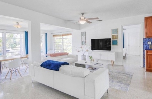 Wilton Manors House | Spacious 4bd House On The River Wilton Manors 4 Bedroom Home by Redawning