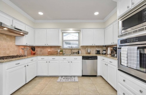 Westbury House | Spacious 4BDRM Oasis in Houston's Southwest Charm