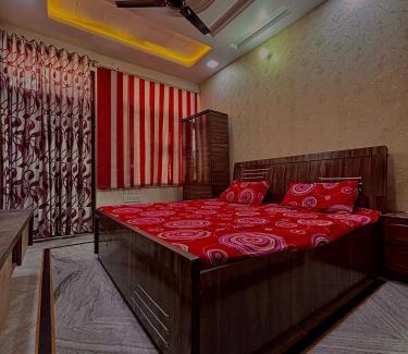 Vaishali Nagar Apartment | Spacious 4BHK house in the heart of the city