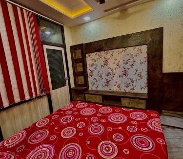 Vaishali Nagar Apartment | Spacious 4BHK house in the heart of the city