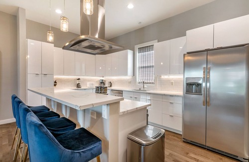 Mid-City Condo | Spacious 4BR 10 Min to French Quarter