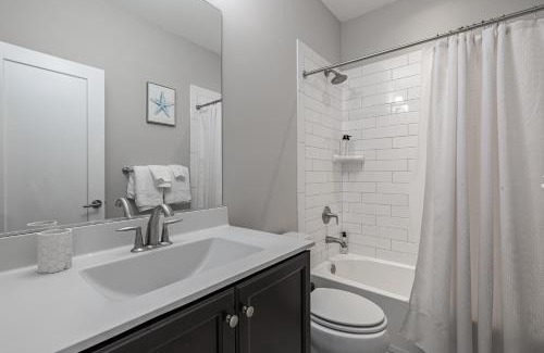 Northeast House | Spacious 4BR House with Private Garage