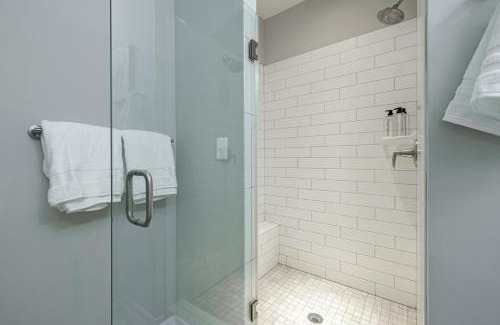 Northeast House | Spacious 4BR House with Private Garage