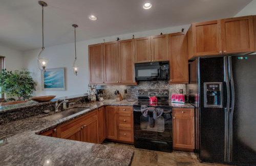 The Highlands House | Spacious 4BR Near Trails with Shuttle to Slopes