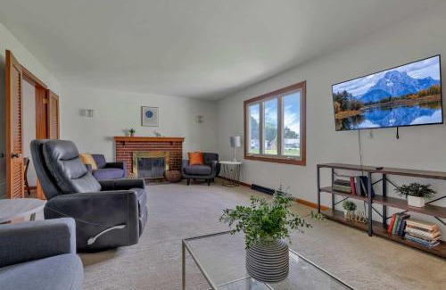 Easton House | Spacious 4BR Ranch Near Easton Perfect for Families & Work Groups