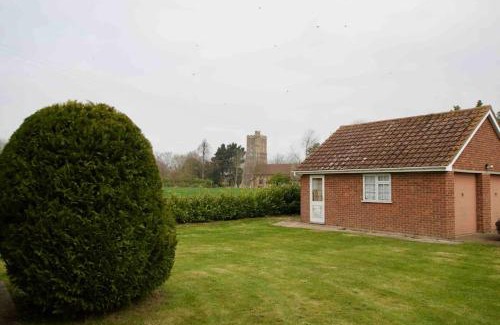 Frinton-on-Sea House | Spacious 5 bed in the countryside, close to Frinton-On-Sea