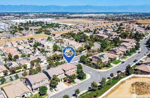 Southridge Village House | Spacious 5bd/3bth with Swing&Yard&Study - Ideal for Travelers