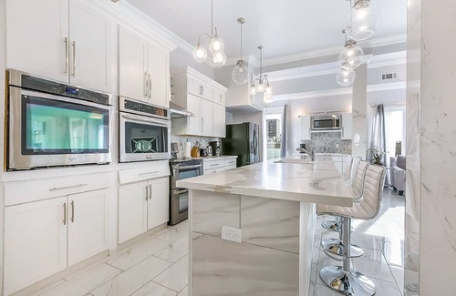 Faubourg Lafayette Condo | Spacious 5BD Penthouse in NOLA