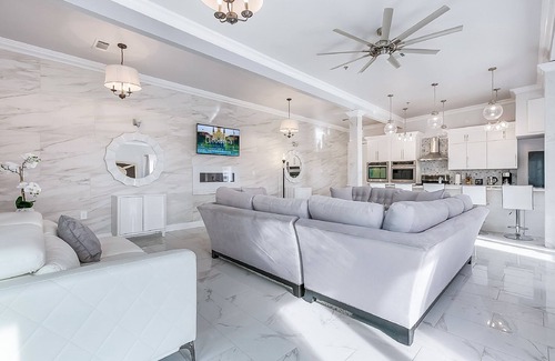 Faubourg Lafayette Condo | Spacious 5BD Penthouse in NOLA