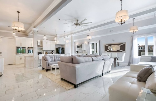 Faubourg Lafayette Condo | Spacious 5BD Penthouse in NOLA
