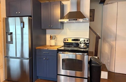 New England House | Spacious 6-bedroom house, PRIVATE BEACH with AC/HEAT, WiFi in charming Old Lyme