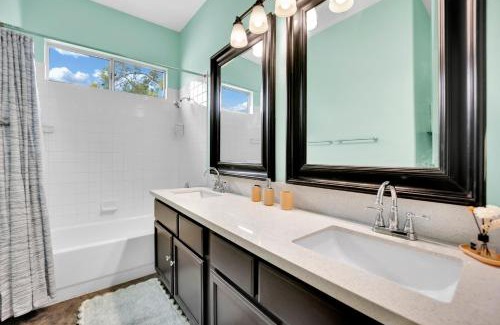 Silverado Ranch House | Spacious 6-bedroom house in Las Vegas