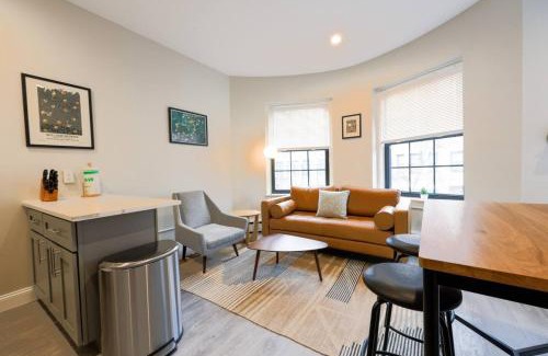 Prudential - St. Botolph Apartment | Spacious and Bright Studio