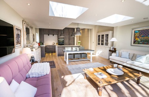 Thamesfield Apartment | Spacious and luxurious swanky London pad perfectly located for exploring Londonn