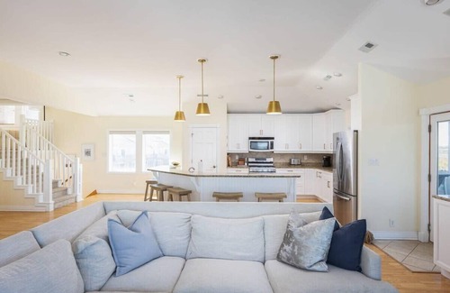 Ocean Sands House | Spacious and Relaxing, Beach Views, Elevator, Spa!