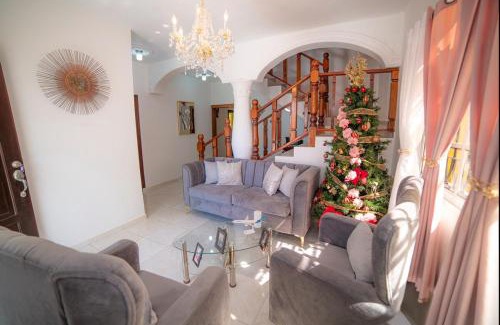 Barrio Las Yaguitas Villa | Spacious and secure villa