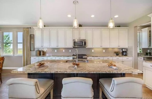 Arvada House | Spacious and Stunning 4500 sq ft House in Arvada, Colorado