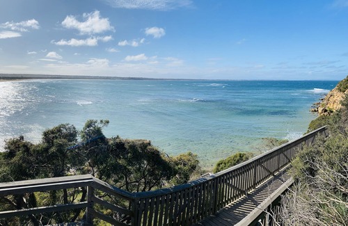 Barwon Heads House | Spacious and unique beach cottage for relaxing getaways