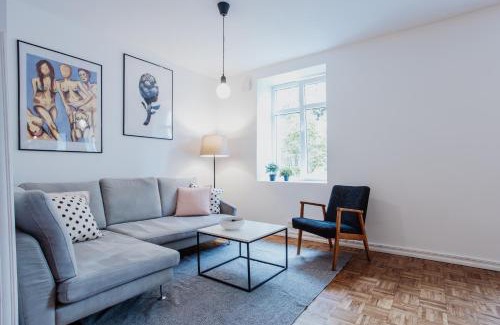 Kadriorg Apartment | Spacious apartment near the Airport and Bus station