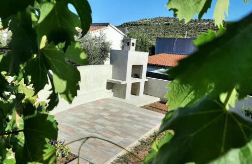 Podglavica Apartment | Spacious apartment w balcony big garden & grill