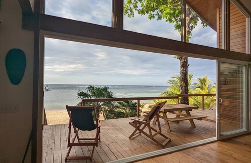 Roatan House | Spacious Beach Front Home - Swim, Snorkel, Dive, Paddle, at your doorstep!