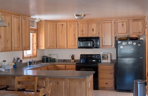 Long Valley Junction Cabin | Spacious cabin w/WIFI and Central Air near Zion and Bryce