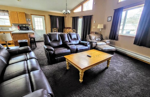 Briar Crest Woods House | Spacious Chalet | GameRoom, FirePit, Hot Tub!