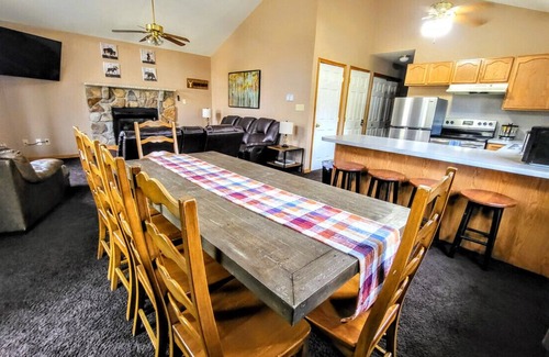 Briar Crest Woods House | Spacious Chalet | GameRoom, FirePit, Hot Tub!