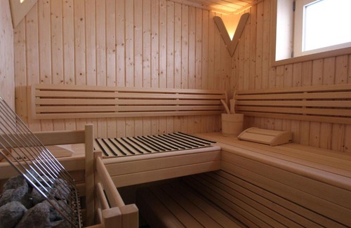 Kaprun Ski Chalet | Spacious Chalet in Kaprun with Jacuzzi
