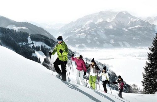 Kaprun Ski Chalet | Spacious Chalet in Kaprun with Jacuzzi