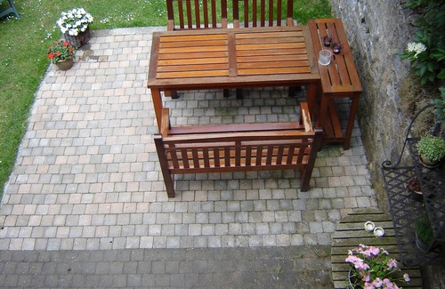 Hastiere-Lavaux House | Spacious, comfortable 4-person house Joint heated pool/fireplace, garden.