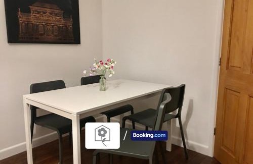 Portswood House | Spacious Detached Highfield House By Your Stay Solutions Short Lets & Serviced Accommodation Southampton Free Parking