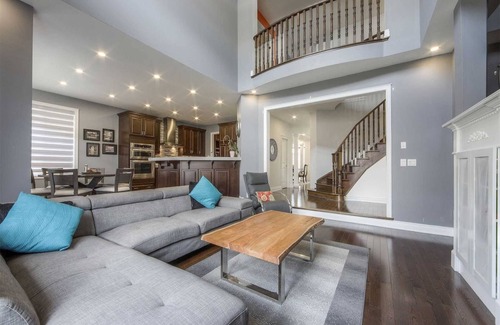 Brampton Apartment | Spacious Family Haven: Modern 4-bedroom Luxury Home