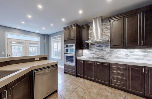 Brampton Apartment | Spacious Family Haven: Modern 4-bedroom Luxury Home