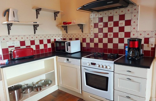 Saint-Aubin-du-Desert Cottage | Spacious cottage with private pond and games in Saint-Aubin-du-Désert