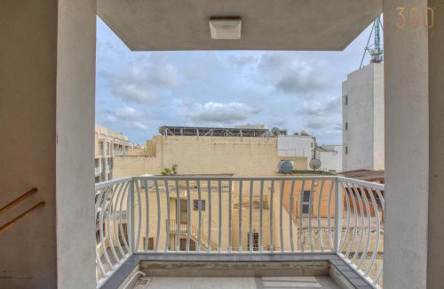 Pieta Apartment | Spacious, fully equipped 4BR in Pietà with WIFI & AC by 360 Estates