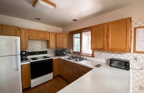 Lake Ariel House | Spacious getaway on Lake Henry. .