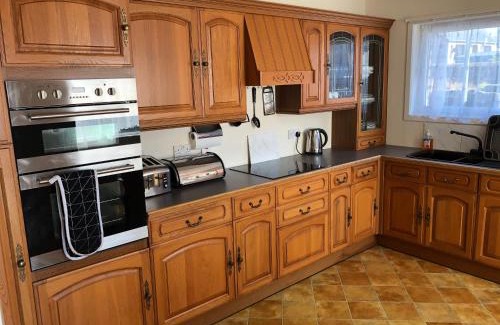 Scalloway Apartment | Spacious home by the sea in Scalloway.
