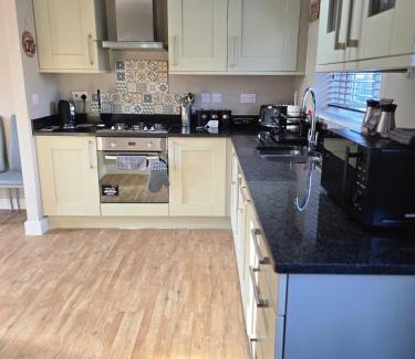 Colchester House | Spacious & Homely Colchester Stay-Great Location