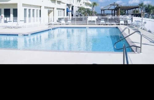 Morehead City Boat Rental | Spacious House Boat with WiFi, pool, hot-tub and fitness room in superb Beaufort