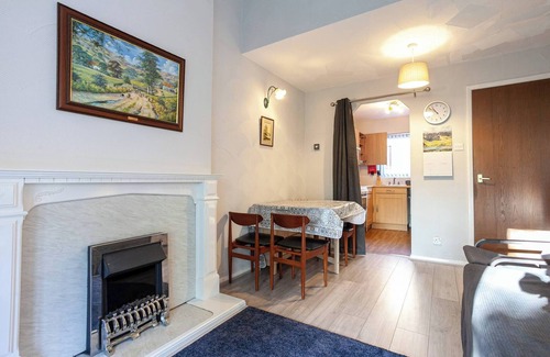 Sheffield Ski Chalet | Spacious House in Sheffield Close to City Centre