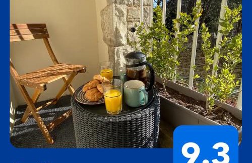 Swanage Apartment | Spacious luxury flat in Swanage, close to beach with parking