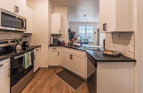 Northeast Colorado Springs Apartment | Spacious Modern Mountain view !