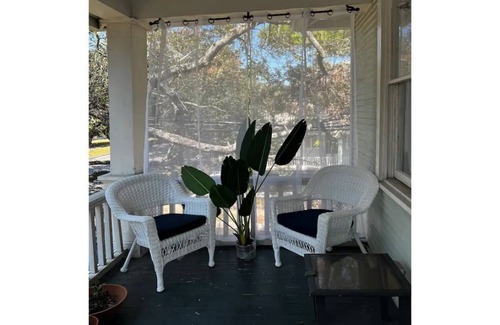 Broadmoor Condo | Spacious Napoleon Ave Condo (Gold)