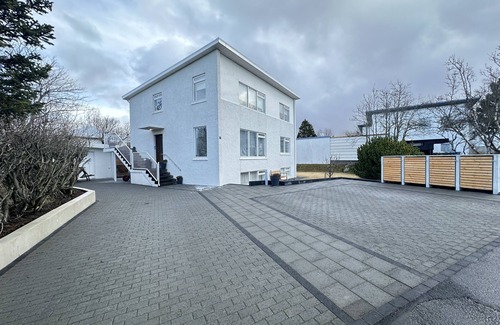 Heimar Apartment | Spacious one bedroom apartment in Sólheimar in Reykjavik - Birta Rentals