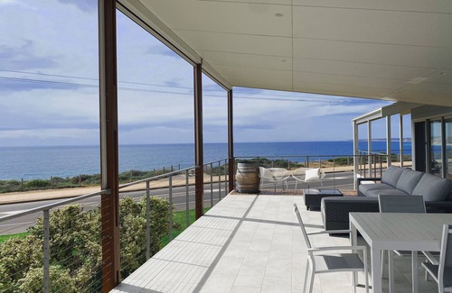 Adelaide House | Spacious Port Willunga home